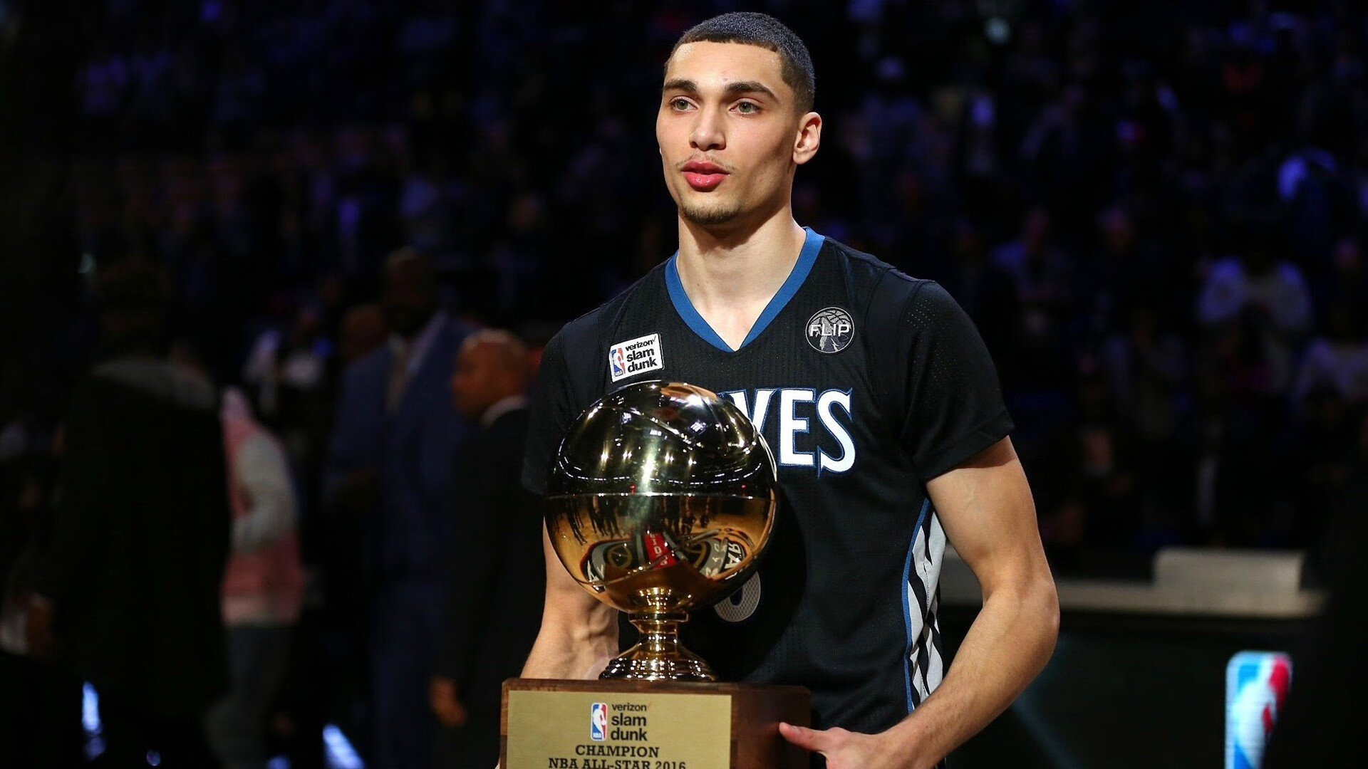 奥运周期关键战焦点战，雄鹿火力压制辽宁队