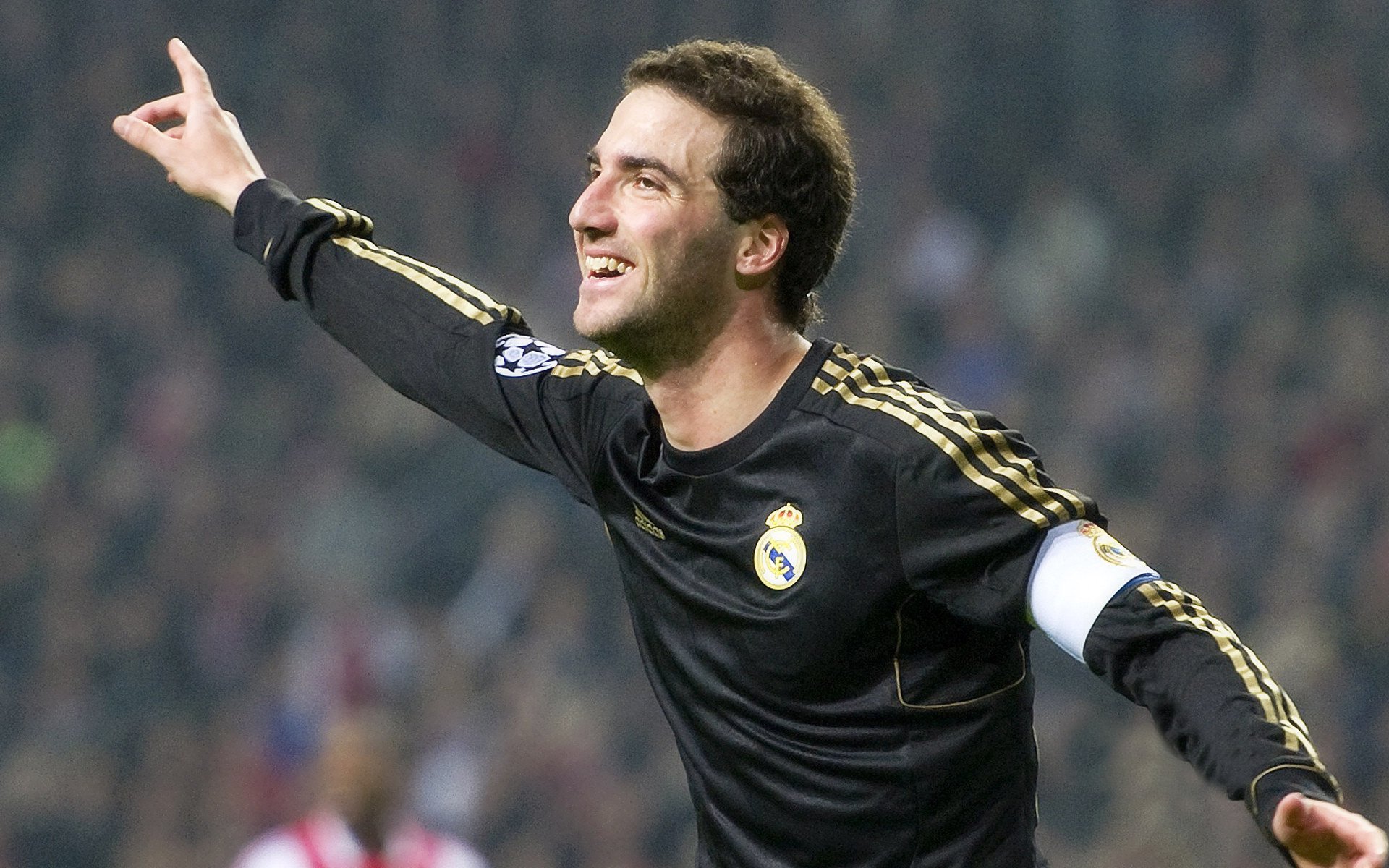 雄鹿强压篮网，利拉德如何成为关键先生