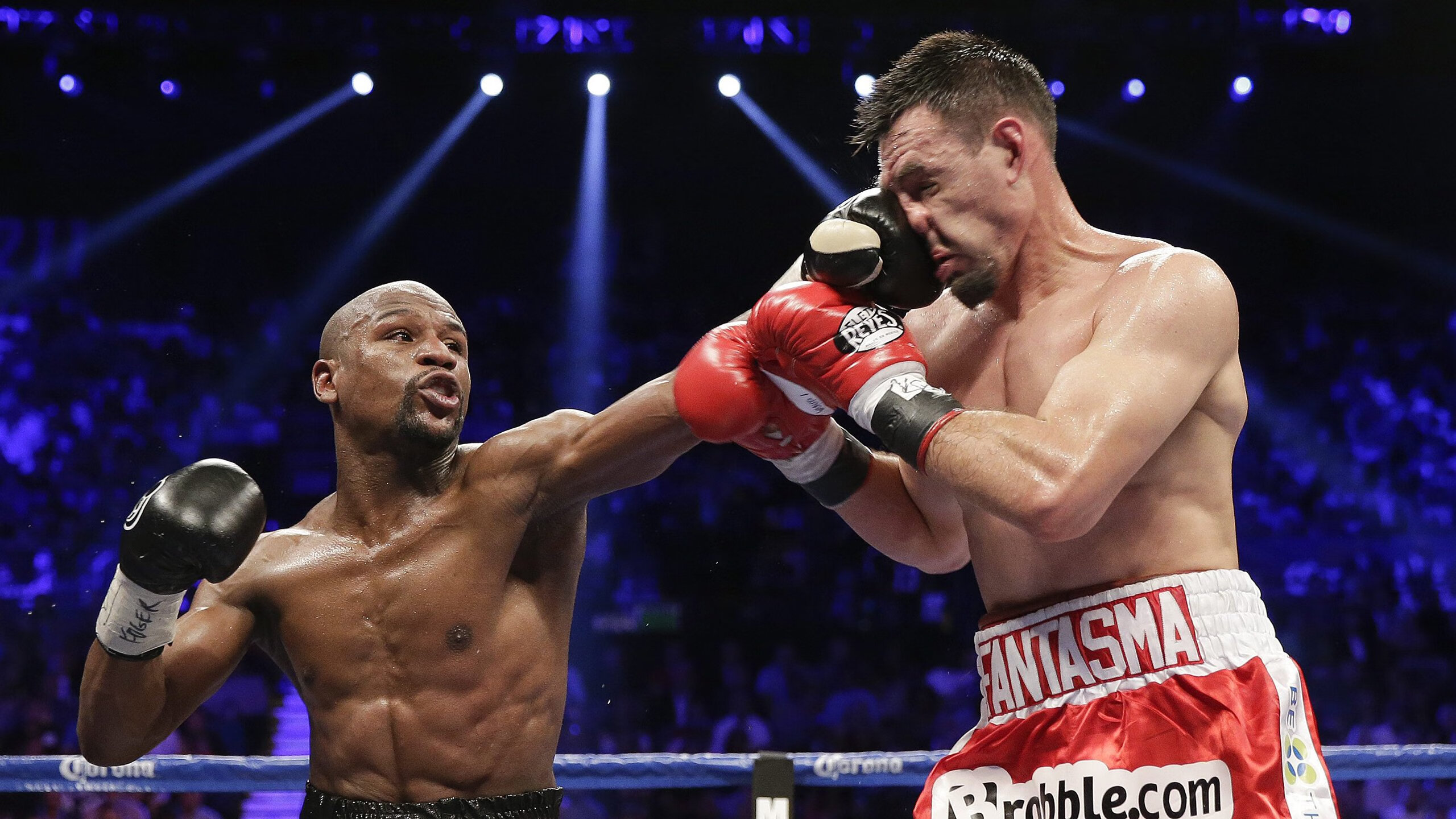 卢卡库关键回合不手软，巴西险胜伊朗，世界杯小组赛上演惊魂时刻