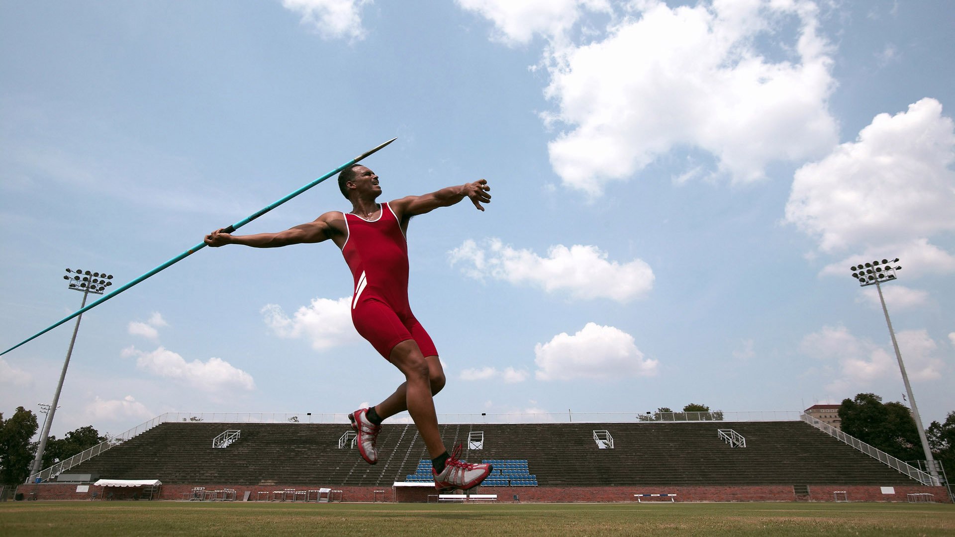 雷霆火力压制太阳，马克西成为关键先生